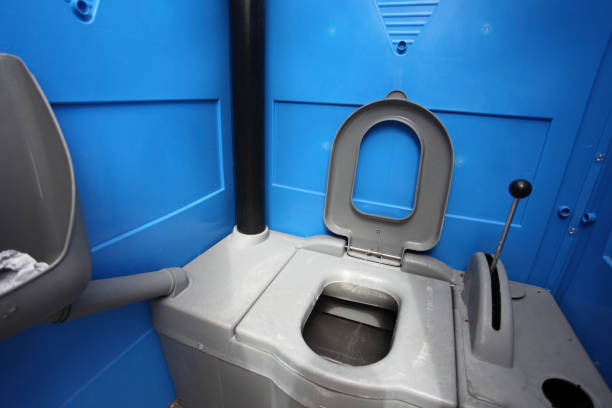 Best Porta potty delivery and setup  in Elk River, MN